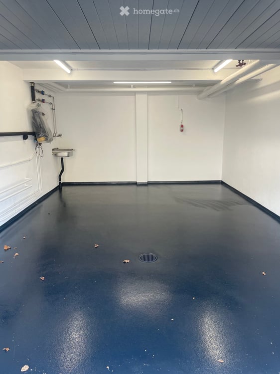 Großzügige Garagenbox/ Lagerraum 25m²