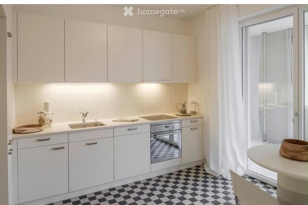 Grosszügige Wohnung an zentraler Lage in ruhigem Innenhof 5