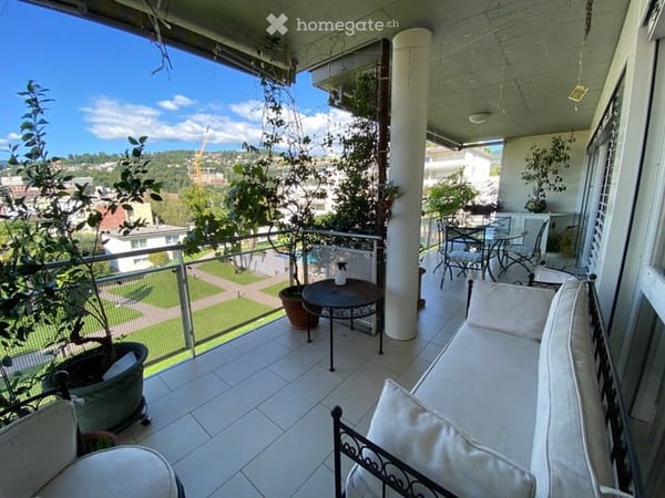 Elegante appartamento con vista aperta e piscina 3