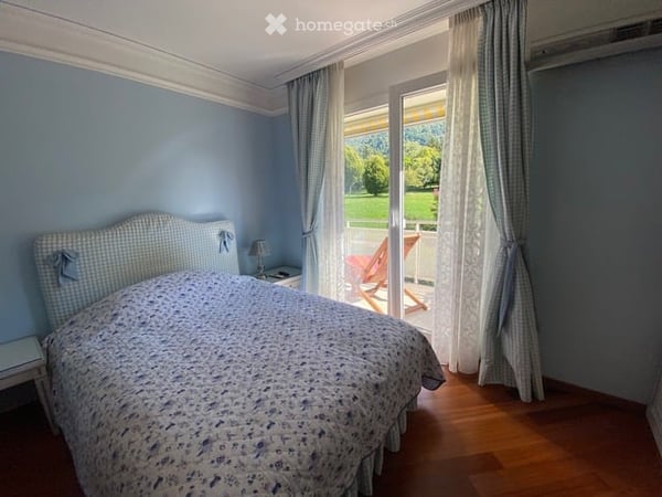 Elegante appartamento con vista aperta e piscina 9