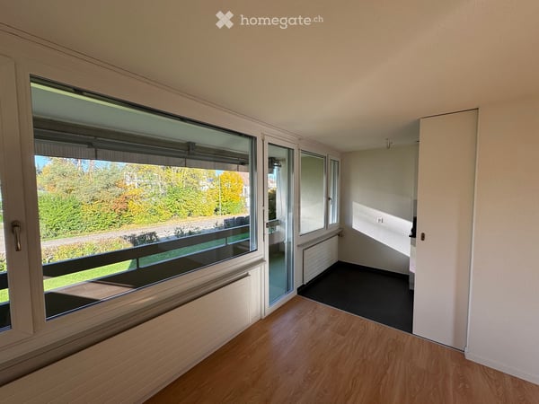 3.5 Zi.-Whg  im 1. OG , Balkon. Besichtigung am Samstag den 17.10.27 .   10.00 Uhr -11.30 Uhr. 12