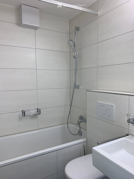 3.5 Zi.-Whg  im 1. OG , Balkon. Besichtigung am Samstag den 17.10.27 .   10.00 Uhr -11.30 Uhr. 15