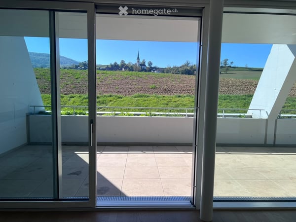 Moderne 4.5-Zimmerwohnung mit Weitsicht und grosser Terrasse 2