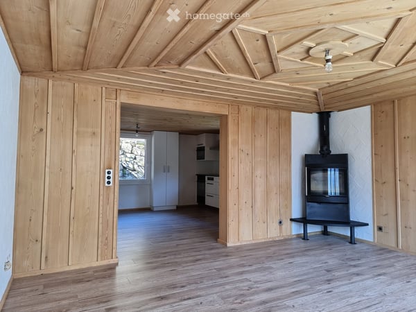 Charmante 4.5-Zimmer-Wohnung mit Bergsicht, Sitzplatz und viel Charakter 3