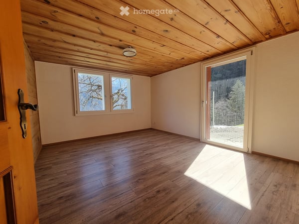 Charmante 4.5-Zimmer-Wohnung mit Bergsicht, Sitzplatz und viel Charakter 10