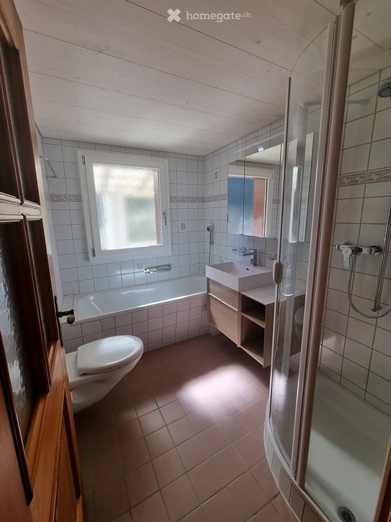 Charmante 4.5-Zimmer-Wohnung mit Bergsicht, Sitzplatz und viel Charakter 17