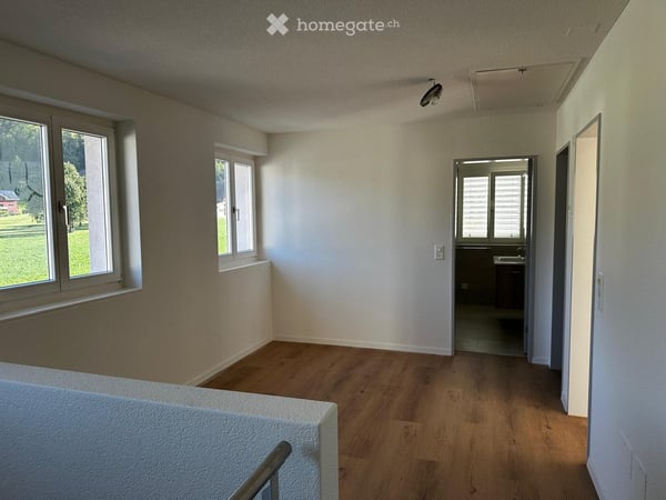 Haushälfte mit Wintergarten, Cheminée und Bergpanorama in Bürglen UR 12