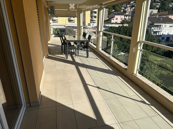 Attico all'ultimo piano – terrazza coperta 24 m², 2 bagni, box incluso