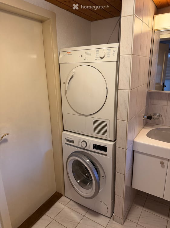 Ein grosses Zimmer befristet auf 2 Jahre 3