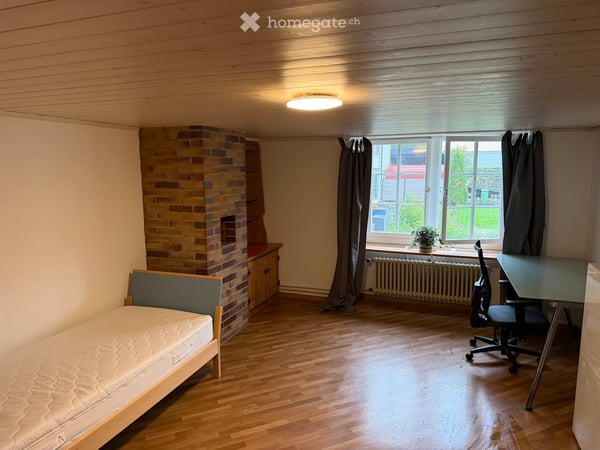 Ein grosses Zimmer befristet auf 2 Jahre