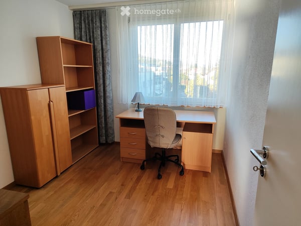 Spacious and bright 4.5-room furnished apartment in central Olten 9