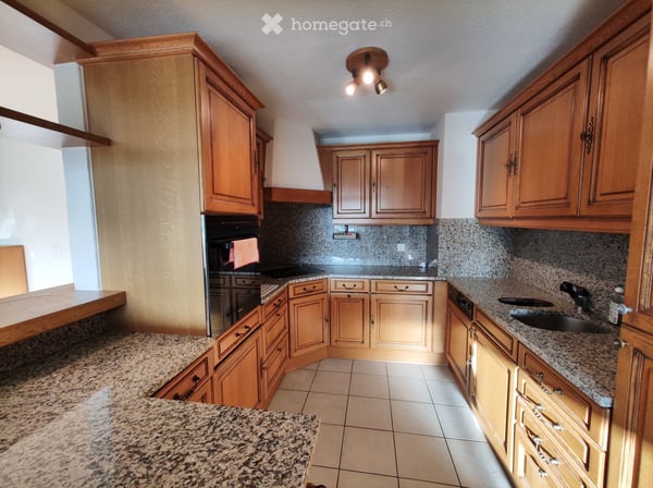 Spacious and bright 4.5-room furnished apartment in central Olten 4