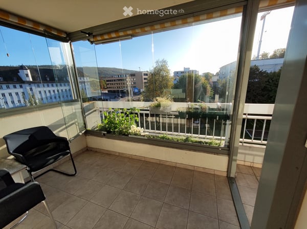 Spacious and bright 4.5-room furnished apartment in central Olten 1