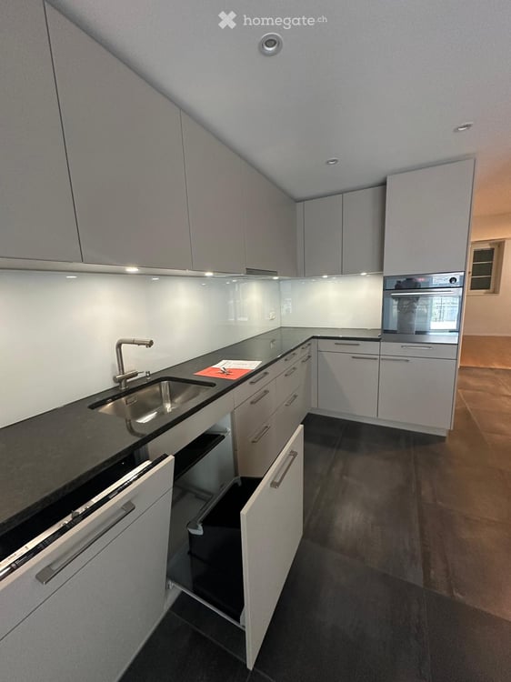 Moderne 3.5-Zimmer-Wohnung mit Balkon & Bergsicht – 87 m²