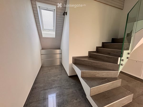 Grosszügige 4.5 Zimmer Maisonette Dachwohnung – 151 m², 2 Balkone & viel Tageslicht 4