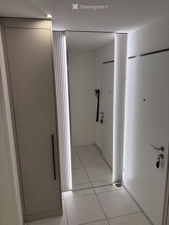 Helle, hochwertig ausgebaute 4.5-Zimmer-Wohnung mit grosszügiger Loggia in Zürich-Affoltern 9