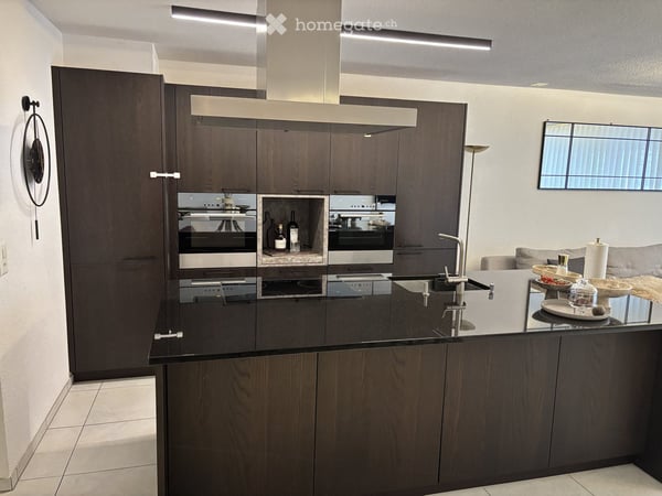 Helle, hochwertig ausgebaute 4.5-Zimmer-Wohnung mit grosszügiger Loggia in Zürich-Affoltern 4