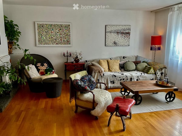 Grosszügige 5.5-Zimmer-Wohnung an zentraler Lage 1