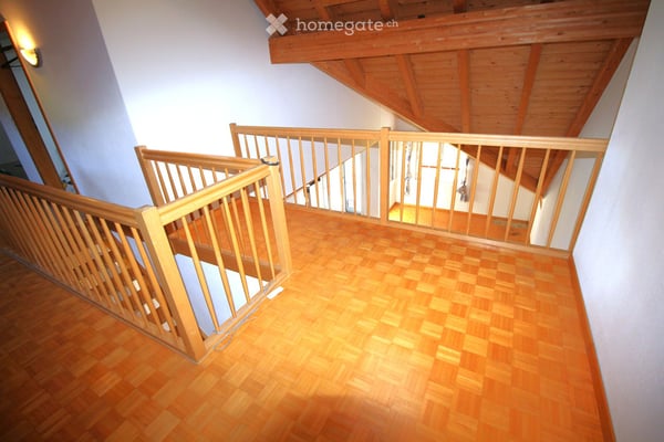 Charmante 6.5-Zimmer-Maisonette-Wohnung mit Galerie, Balkon und schöner Aussicht in Gebertingen 7