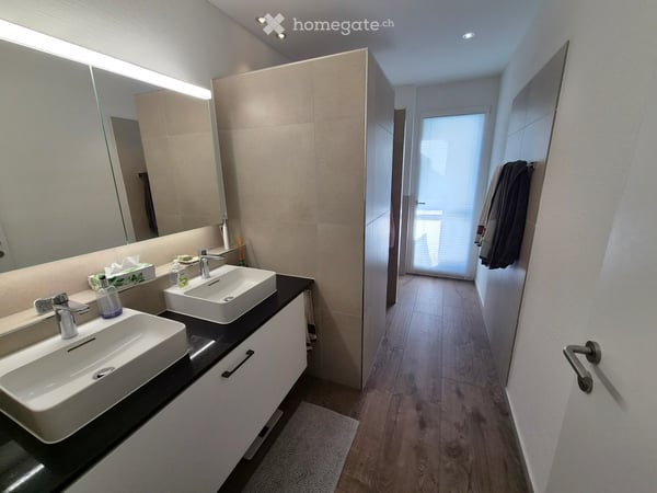 Grosszügige Wohnung mit Garten, Wintergarten und 2 Terassen 3