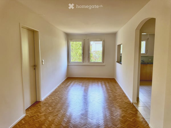Frisch renovierte 4.5-Zimmer-Wohnung mit Cheminée, Balkon und eigener Waschküche 5