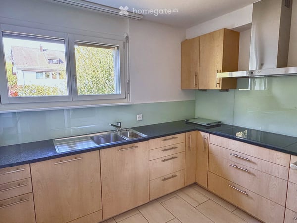 Frisch renovierte 4.5-Zimmer-Wohnung mit Cheminée, Balkon und eigener Waschküche 6