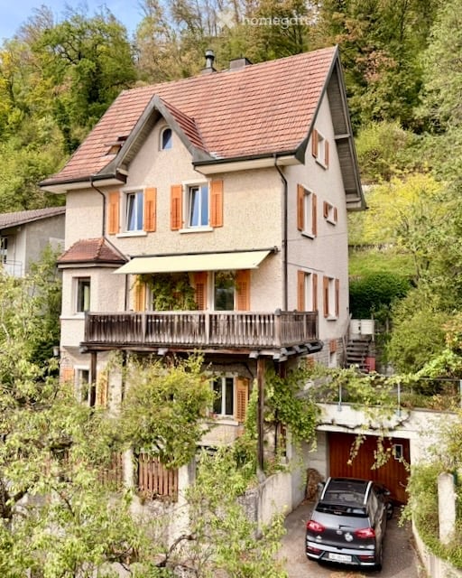 Charaktervolles Einfamilienhaus in Ennetbaden mit Cheminée, Atelier und Aussichtslage 2