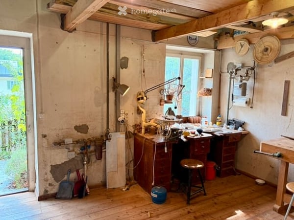 Charaktervolles Einfamilienhaus in Ennetbaden mit Cheminée, Atelier und Aussichtslage 13