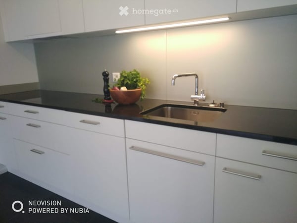 Traumhafte 3.5-Zimmer-Attikawohnung mit grosser Loggia & Terrasse direkt am Bahnhof in Suhr 4