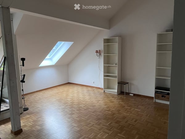 Gemütliche 2.5 Zimmer Dachwohnung in Bern 1