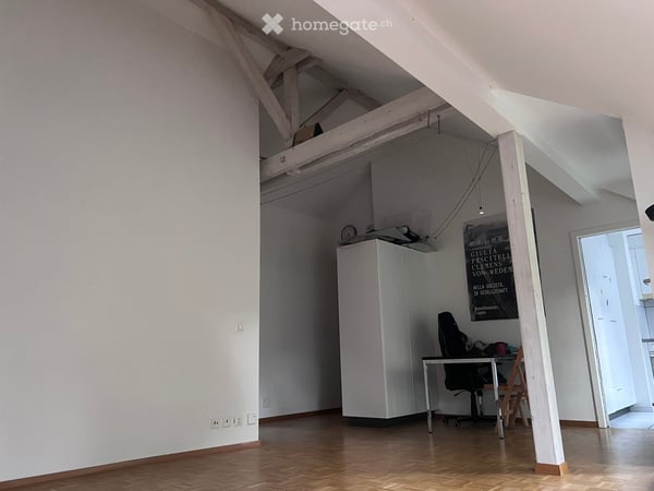 Gemütliche 2.5 Zimmer Dachwohnung in Bern 2