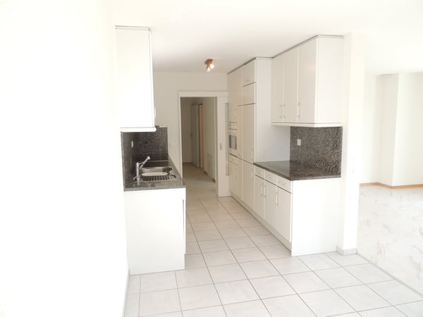 Ruhige und sonnige 2 ½- Zimmer-Wohnung mit herrlicher Weitsicht in die Berge 5