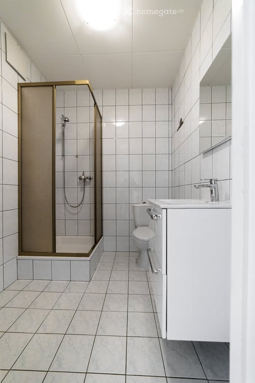 Très beau local commercial rénové de 95 m² au rez 11