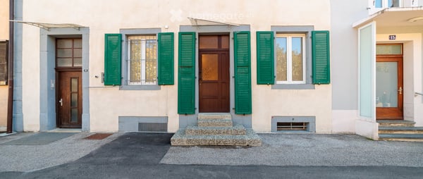 Très beau local commercial rénové de 95 m² au rez 12