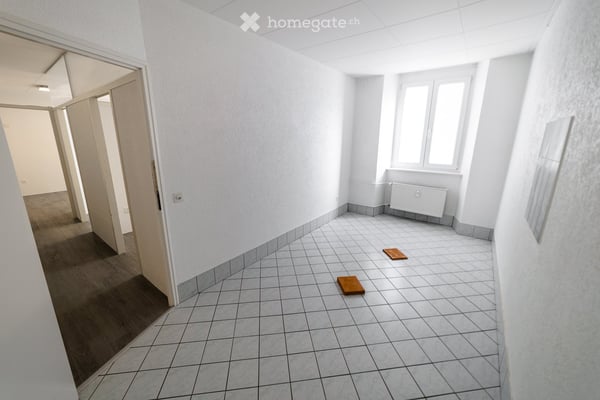 Très beau local commercial rénové de 95 m² au rez 7