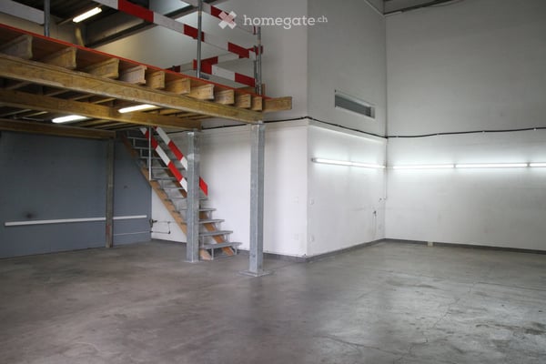 Gewerbe vielseitig nutzbare Gewerbe- und Lagerflächen mit Büro und gedecktem Aussenbereich 9