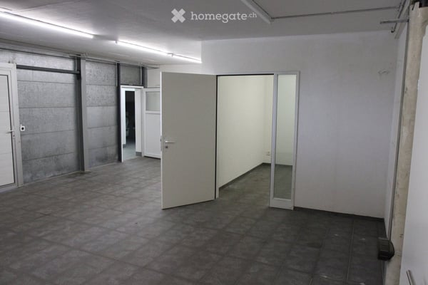 Gewerbe vielseitig nutzbare Gewerbe- und Lagerflächen mit Büro und gedecktem Aussenbereich 12