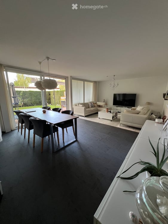 Wunderschöne 3.5-Zimmer-Eck-Gartenwohnung mit grosszügigem, überdachtem Gartensitzplatz in Sursee 2