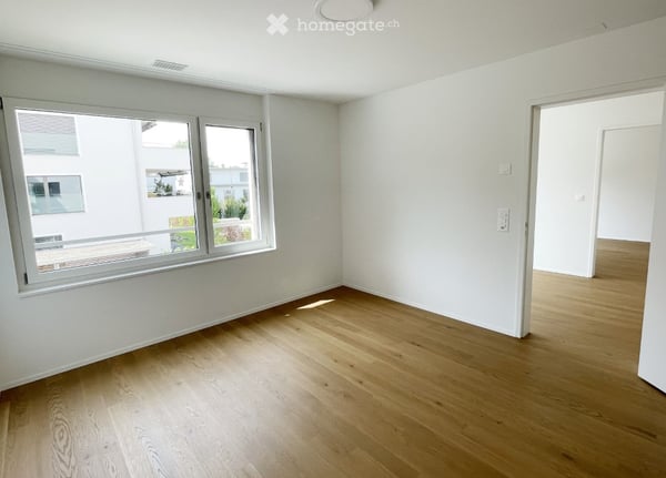Moderne schöne 3.5 Zimmer Wohnung in Langwiesen mit Balkon ZH 7
