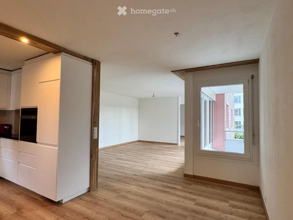 Komplettsanierte 4.5-Zimmerwohnung in Regensdorf 3
