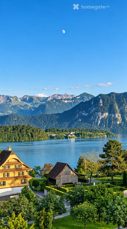 4.5-Zimmer-Dachwohnung mit wunderschöner Sicht auf den Vierwaldstättersee