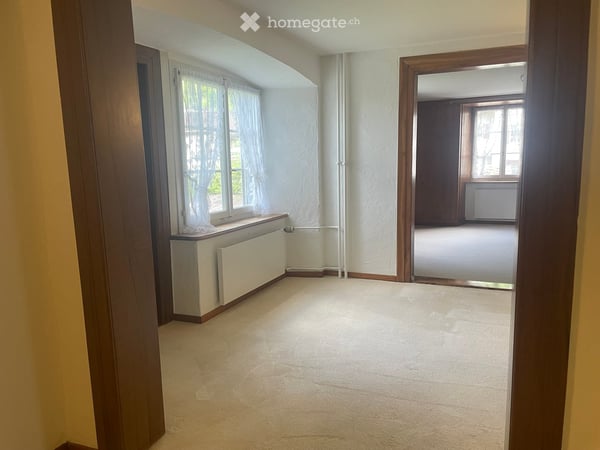 Ein Zuhause mit Geschichte – charmante Altbauwohnung in Mollis 24