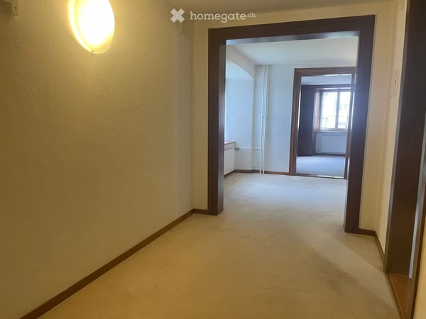 Ein Zuhause mit Geschichte – charmante Altbauwohnung in Mollis 4