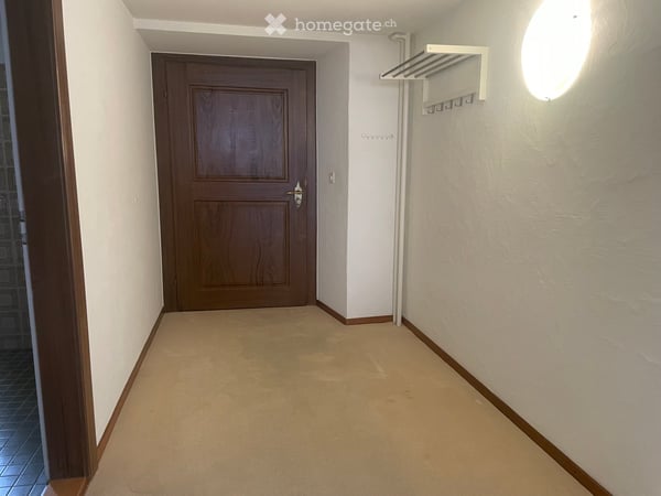 Ein Zuhause mit Geschichte – charmante Altbauwohnung in Mollis 3