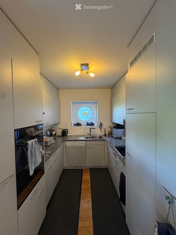 Attraktive 4.5-Zimmer-Wohnung im 2. OG mit grosszügigem Balkon 4
