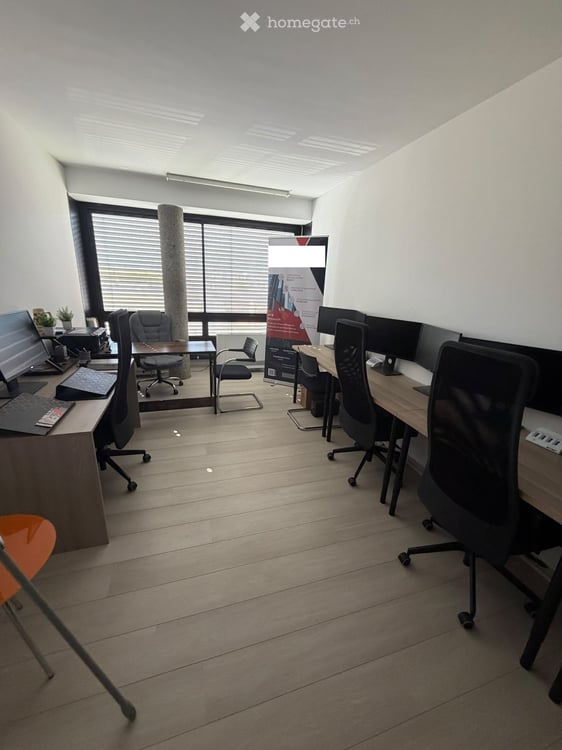 Ufficio panoramico Chiasso vicinanze Stazione 9