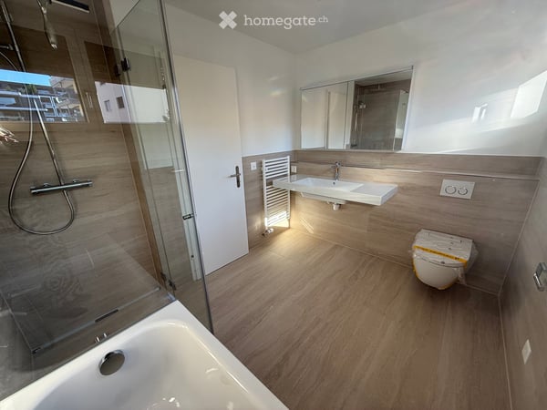Erstbezug einer umfassend renovierter, zentral gelegener Wohnung in Wollerau 8