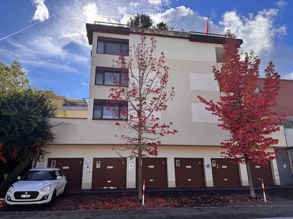 Erstbezug einer umfassend renovierter, zentral gelegener Wohnung in Wollerau 12