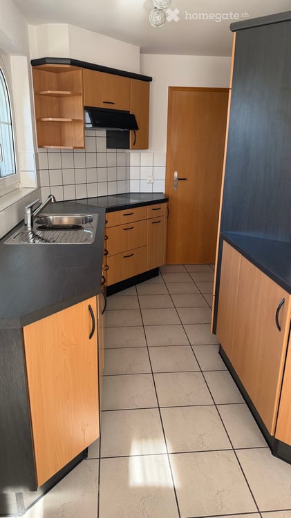 Attraktive 3.5-Zimmer-Einliegerwohnung mit Gartensitzplatz, eigener Waschküche und Weitsicht 2