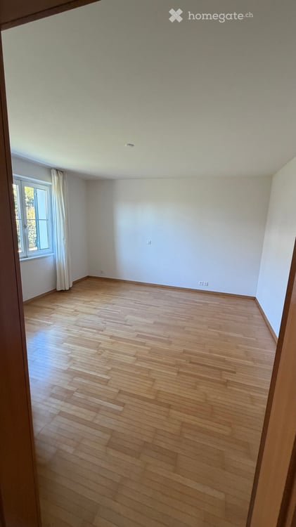 Attraktive 3.5-Zimmer-Einliegerwohnung mit Gartensitzplatz, eigener Waschküche und Weitsicht 7